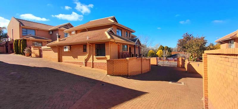3 Bedroom Property for Sale in Heuwelsig Free State
